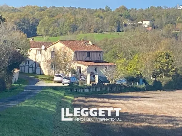 Maison 9 pièces 218 m² 