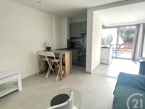 Studio 1 pièce 22 m² 