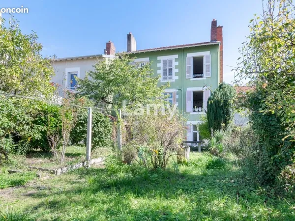 Maison 11 pièces 222 m² 