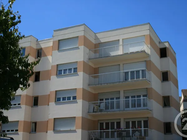 Studio 1 pièce 26 m² 