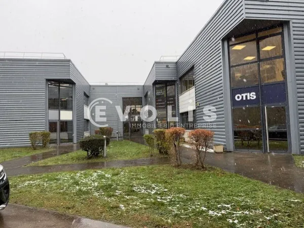Bureaux 781 m² 