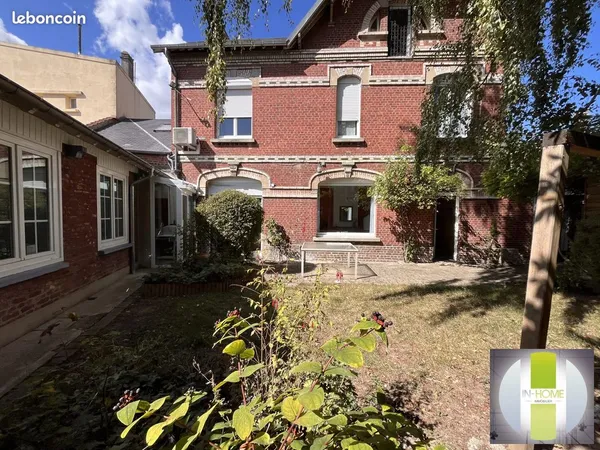Maison 2 pièces 272 m² 