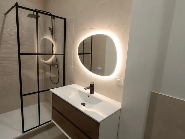 Studio 33m2 refait a neuf 