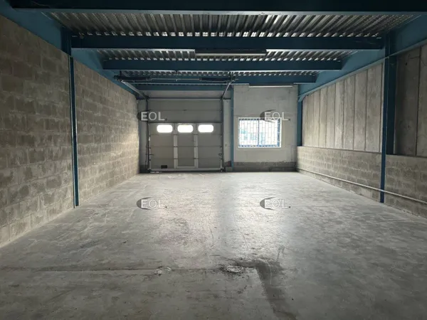 Local d'activité 276 m² 