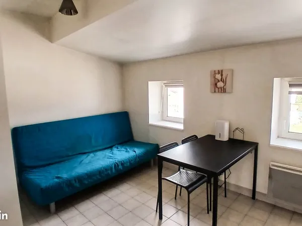 Studio meublé + équipé 