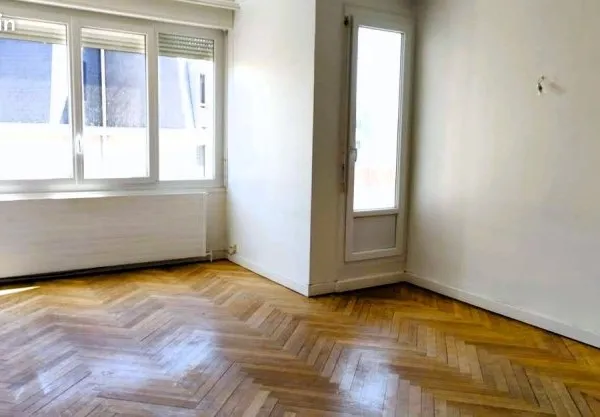 Lyon 6 - T2 50 m² lumineux, étage élevé avec ascenseur, à 2 min du Parc de la Tête d'Or