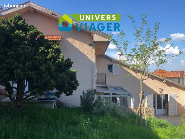 Maison 7 pièces 280 m² 