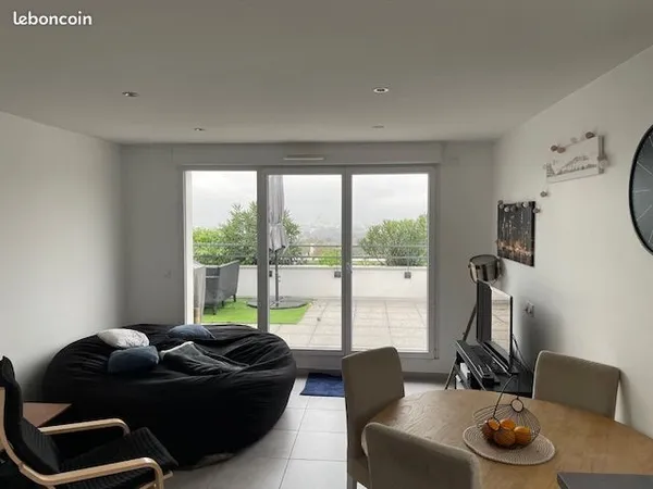 T2 récent 45 m² terrasse 20 m², garage + place parking, vue Vercors/Chartreuse 