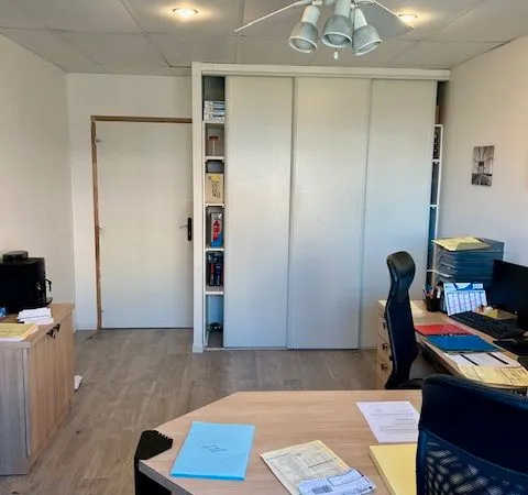 A louer - bureau + dépôt - aix les milles (13290) 