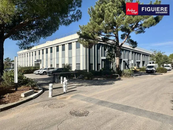 Local d'activité 1717 m² 