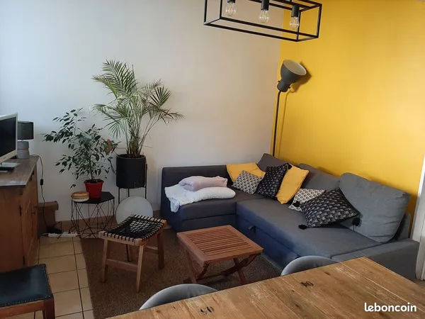 Chambre et salle de bain privative à louer 