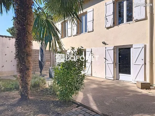 Maison 9 pièces 241 m² 