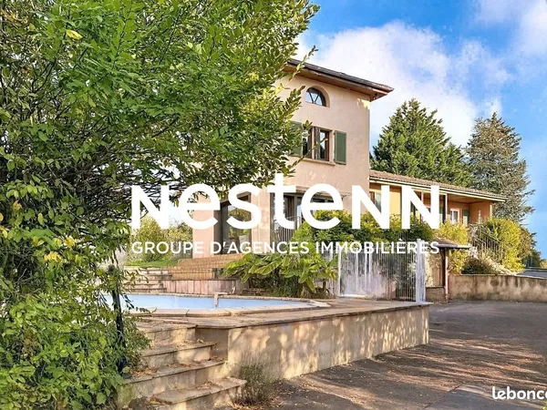 Maison 11 pièces 250 m² 
