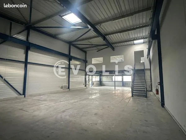 Local d'activité 190 m² 