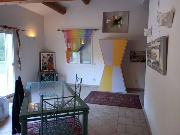 Maison 1 pièce 300 m² 
