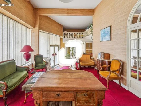 Bureaux 193 m² 