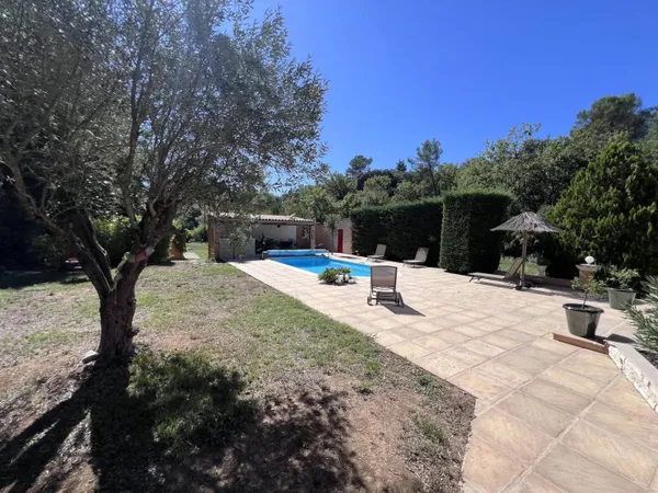 Maison de plain-pied 5 pièces 120 m² 