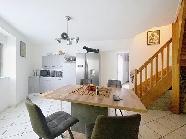 EXCLUSIVITÉ! Maison de ville T2 avec cour privative, Investissement locatif située à Luçon. 