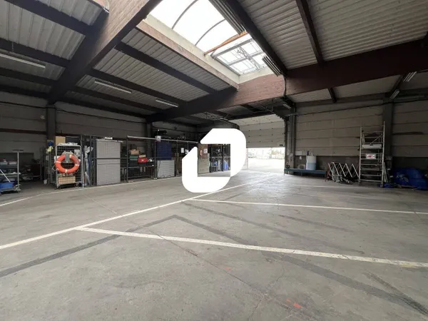 Local d'activité 1000 m² 