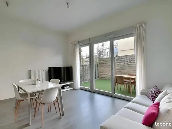Studio 1 pièce 28 m² 