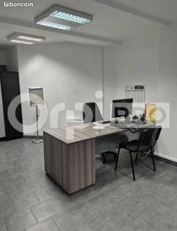 Bureau 50 m² 