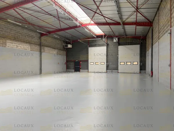 A LOUER - Local d'activités 410 m² - SAINT-OUEN-L'AUMÔNE 