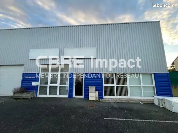 Local d'activité 324 m² 