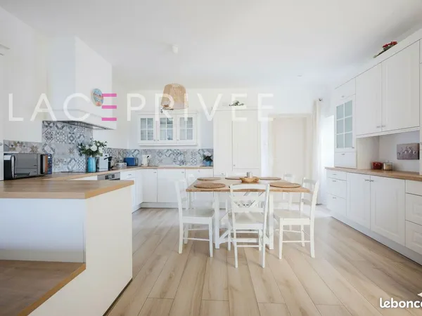 Maison de village 6 pièces 200 m² 