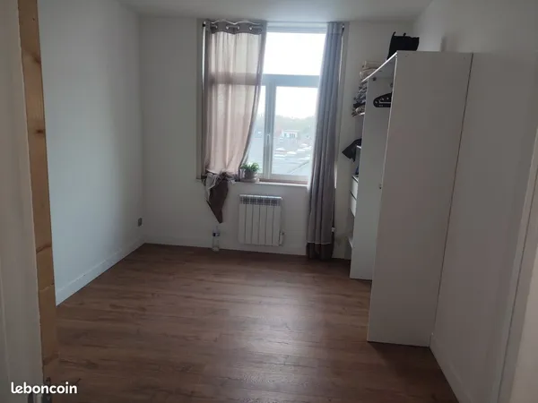 Appartement de 60m2 une grande chambre 