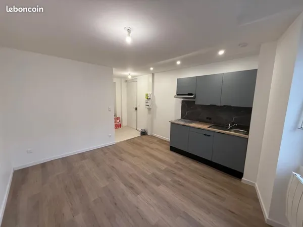 Studio 1 pièce 23 m² 