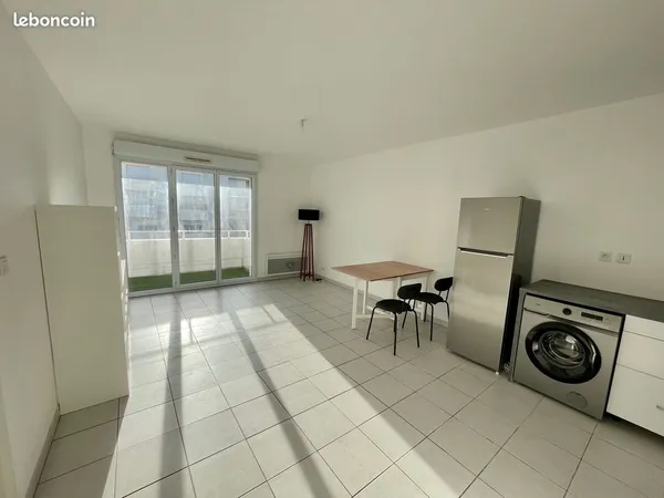 A louer t2 meublé neuf 44m2 sans frais d'agence 