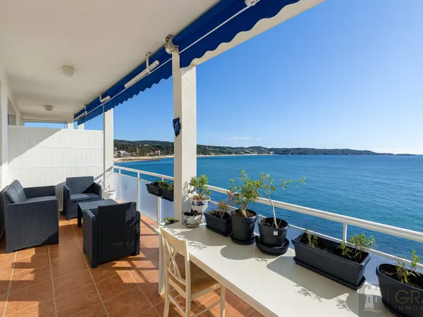 Magnifique appartement T4 à Bandol -- Vue mer panoramique, c 