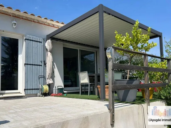 Maison de plain-pied 4 pièces 96 m² 