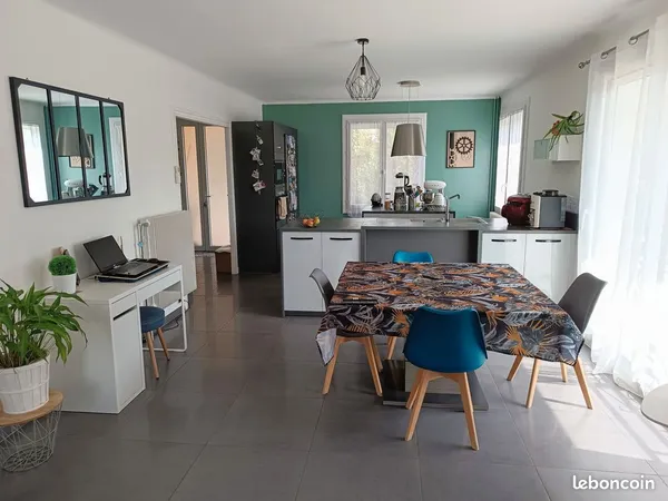 À vendre - Maison rénovée en 2022 à Dagneux (01120) 190 m² habitables - 800 m² de terrain - 5 