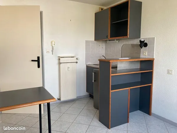 Studio 1 pièce 19 m² 