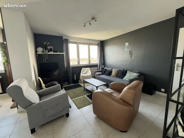 Appartement T3/4 vue dégagée Bot/Valon 71m2 garage cave 