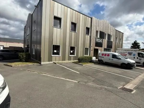 Bureaux 673 m² 