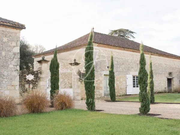 VIC - FEZENSAC - Château d'exception à vendre 