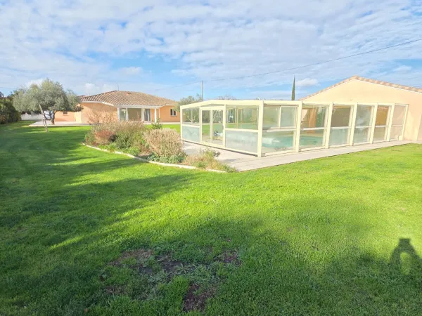 Maison de 170m2 de plain-pied + 112m2 de garage avec une pis 