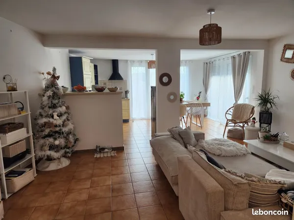 Appartement T3 duplex 82 m2 avec parking privé 