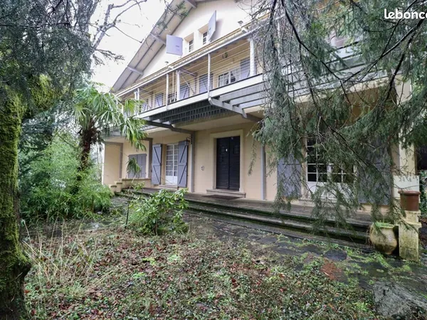 Maison 9 pièces 298 m² 
