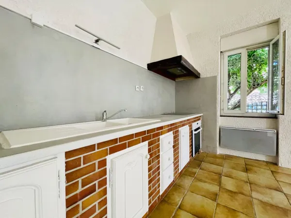 Appartement T3 de 70.39m² rez-de-chaussée en centre ville 