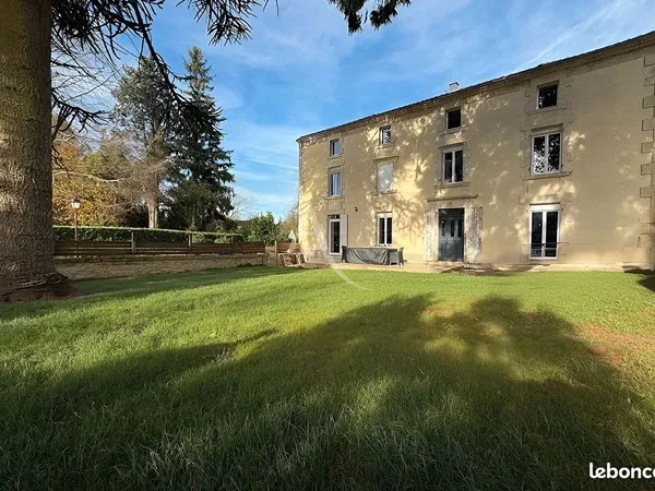 Maison 6 pièces 260 m² 