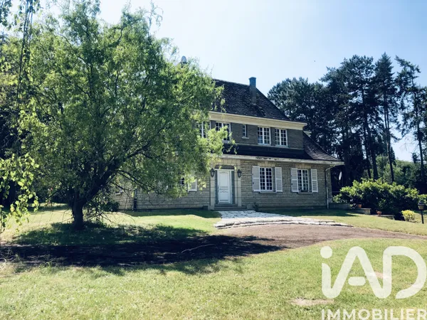 Maison 8 pièces 235 m² 