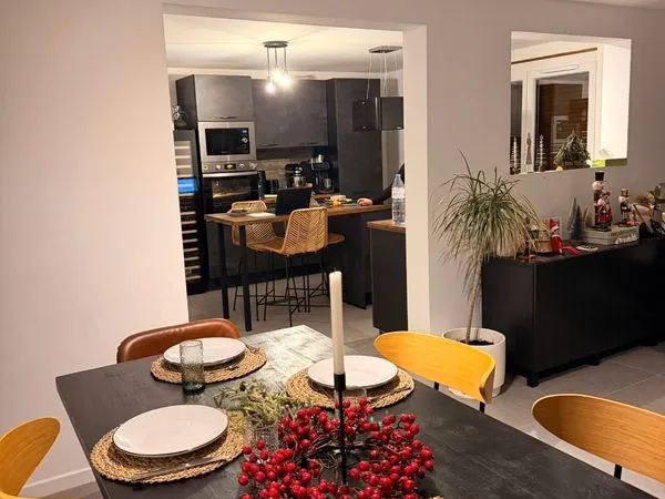 Maison mitoyenne 4 chambres 122m2 Cranves Sales 