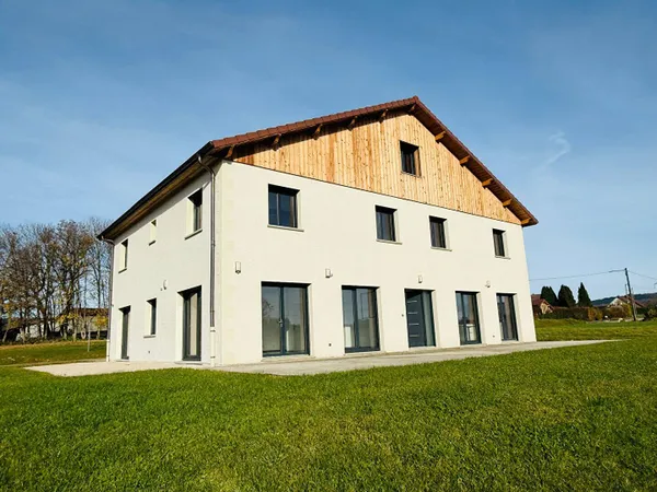 Maison de plain-pied 10 pièces 357 m² 