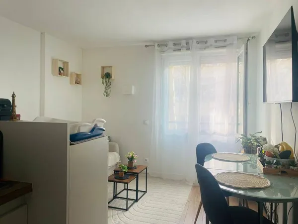 Studio 1 pièce 20 m² 