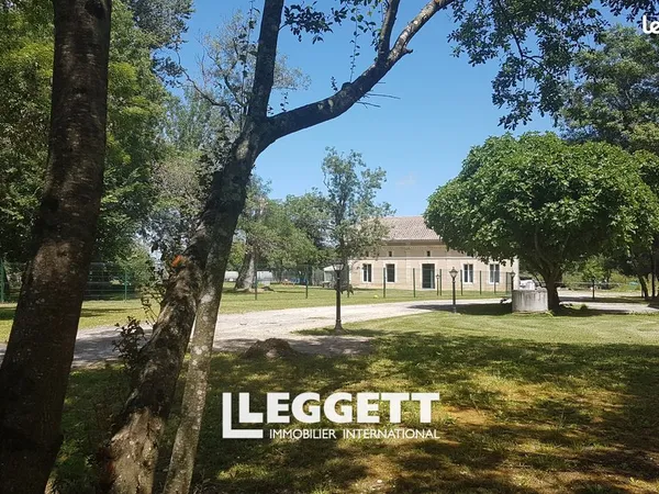 Maison 8 pièces 456 m² 