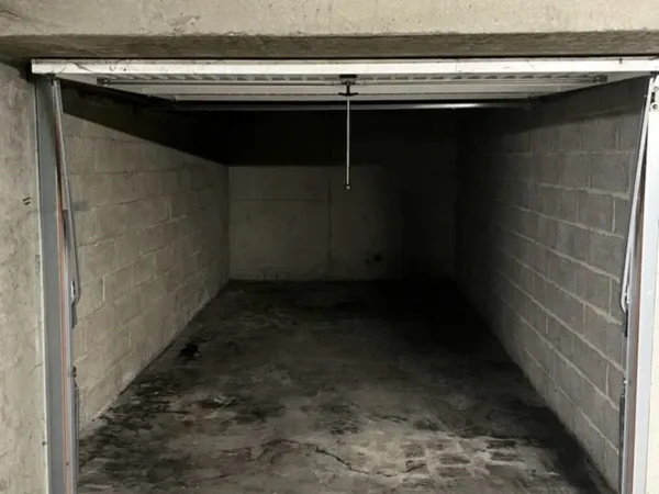 garage en sous-sol sécurisé 