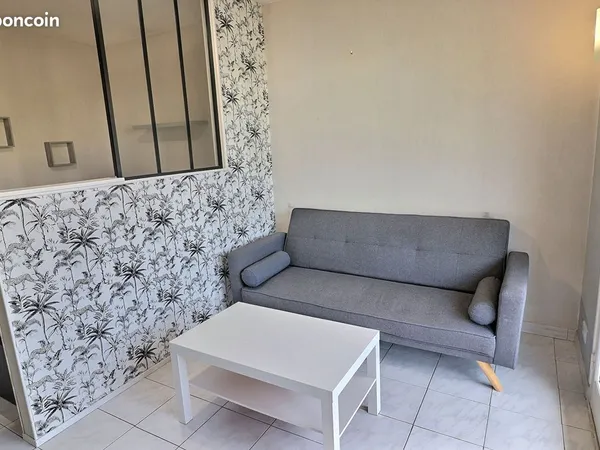 Studio 1 pièce 24 m² 